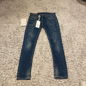 Dondup jeans  - Tja, säljer just nu dessa riktigt grishiga dondup jeans då dem är för stora för mig. De är köpta för 3799kr och är i skicket 9/10. 