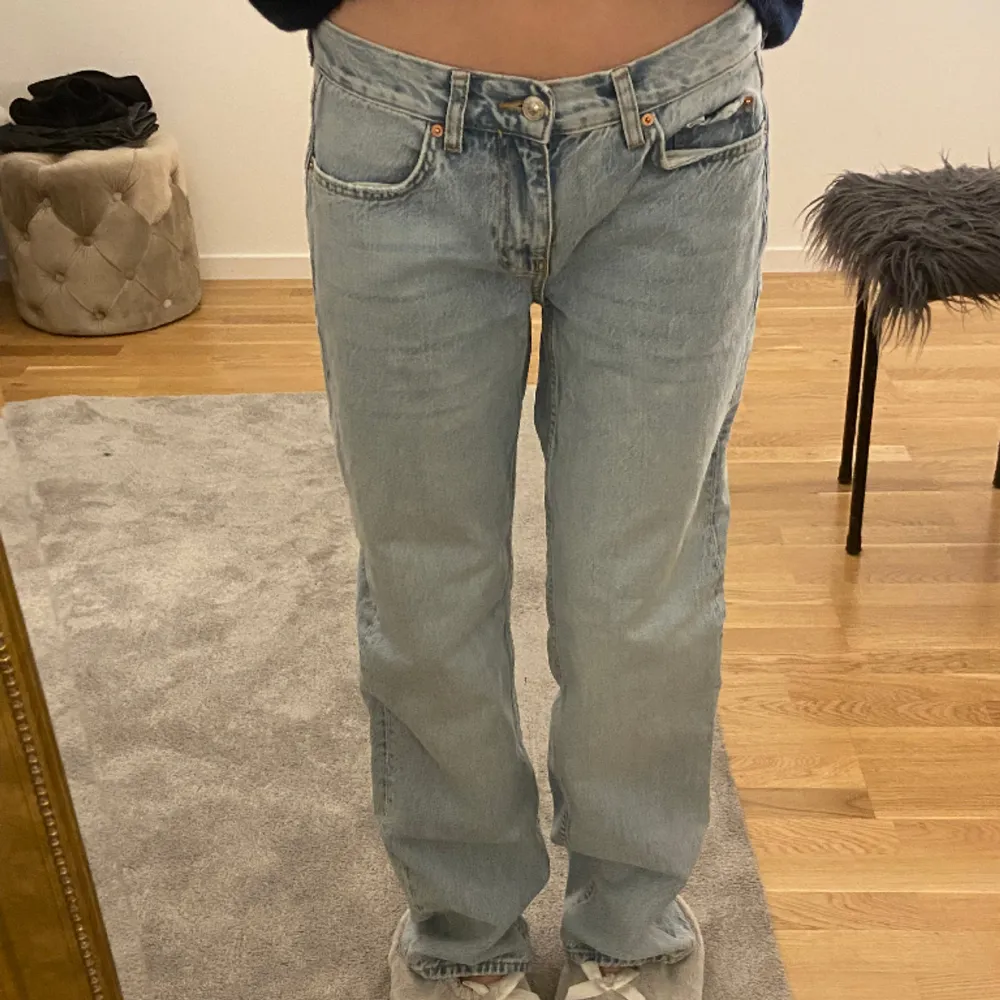 jättefina ljusblå jeans från Gina Tricot💗. Farkut & Housut.