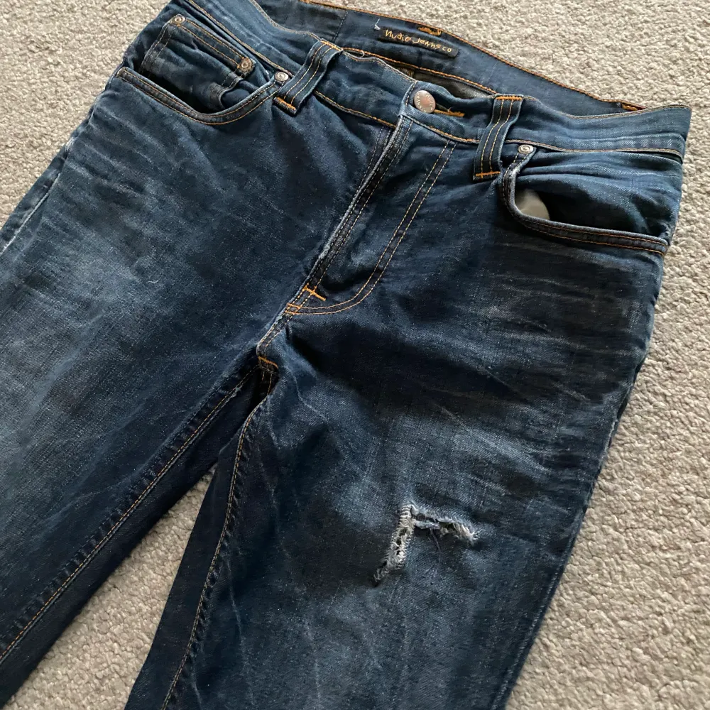 Ett par riktigt snygg Nudie jeans som nästa är oanvänd dock lite små i stoleken. Skriv vid frågor. Jeans & Byxor.