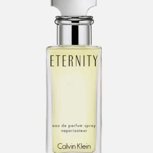Ck eternity parfym med ca 50% kvar❤️ fräsch och feminin doft, håller länge