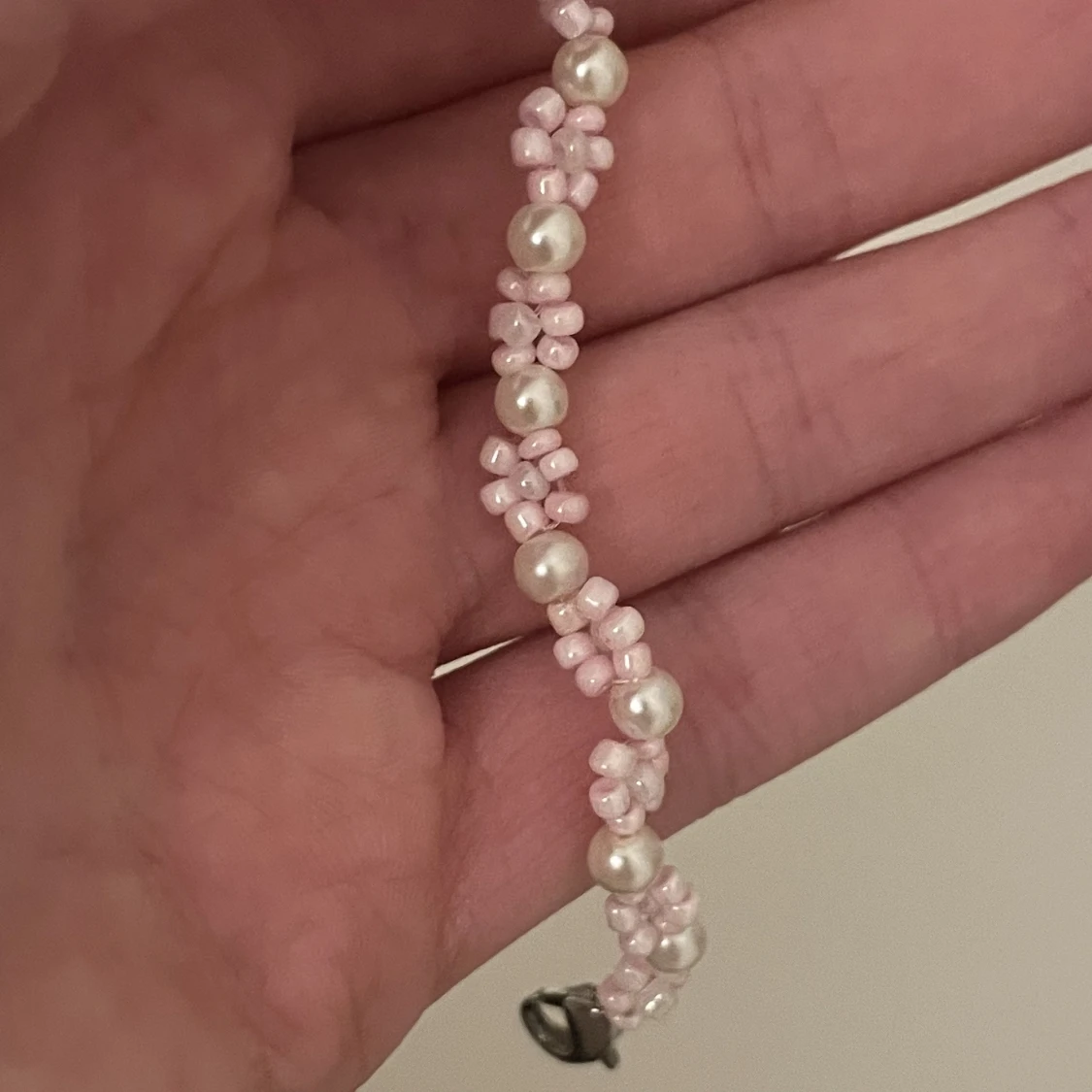 Fint rosa pärlarmband🌸 - 91