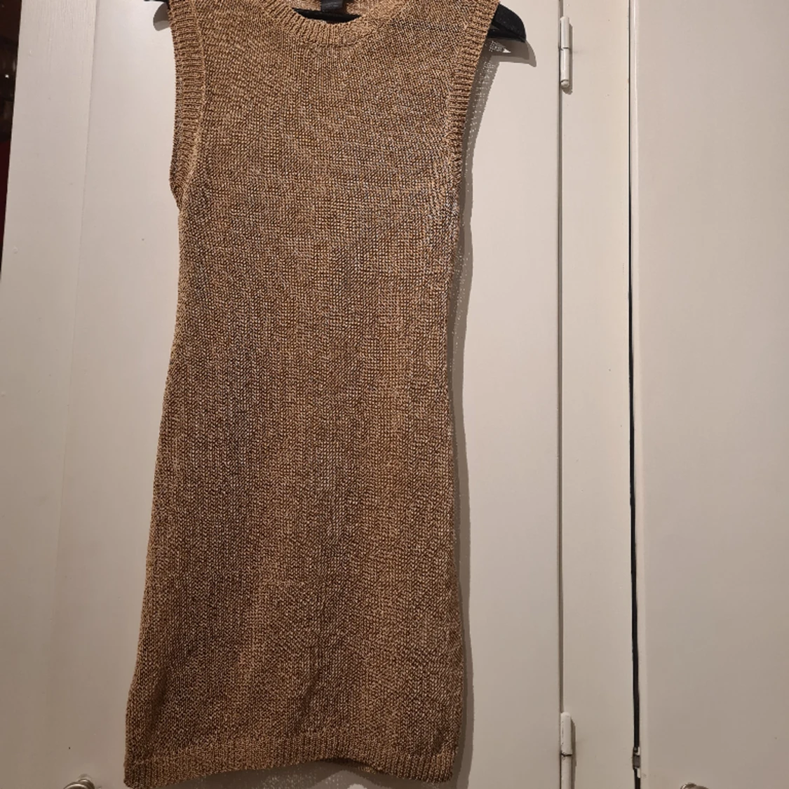 Hålstickad Klänning  - 91