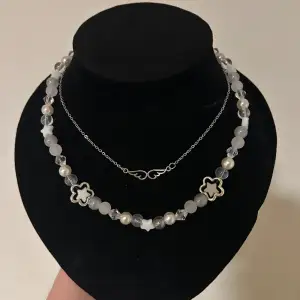 Handgjort halsband ๑ᵔ⤙ᵔ๑ Kontakta mig innan du köper ✮⋆˙