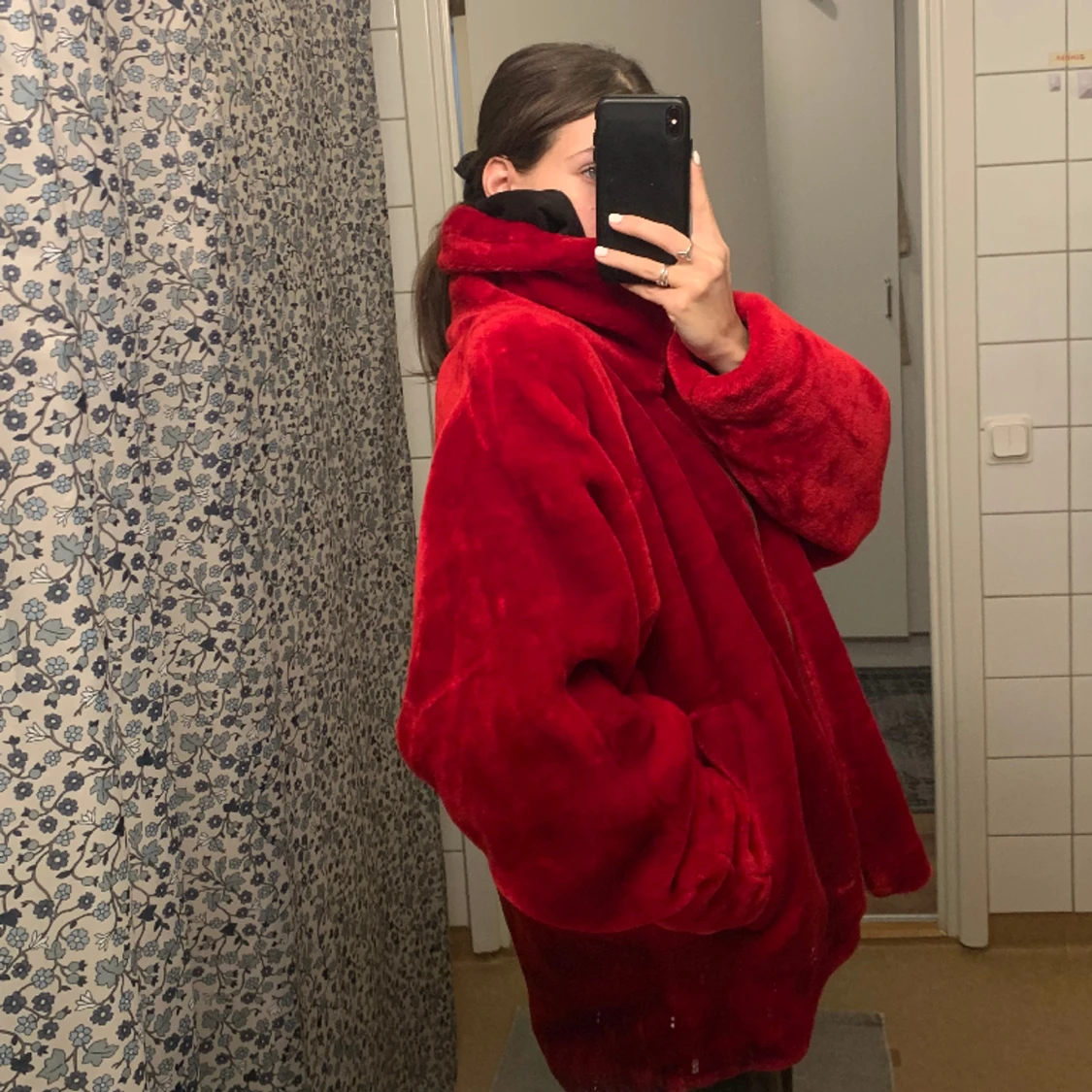 Röd mysig jacka - 91