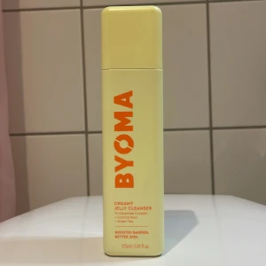 Byoma cleanser  - Jätte bra cleanser från Byoma, säljer pga av att jag köpte fel❤️ nästan helt ny och använd 1 gång❤️ öppen för byten, kontakta mig vid minsta fråga❤️