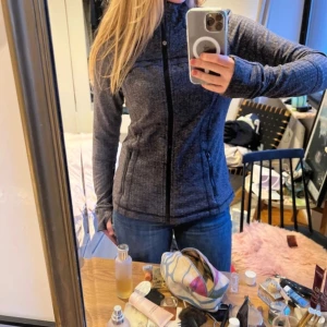 Lululemon define jacket - Lululemon define jacket i mycket bra skick  Storlek 12  Kan skicka fler bilder privat 💗🌸💗