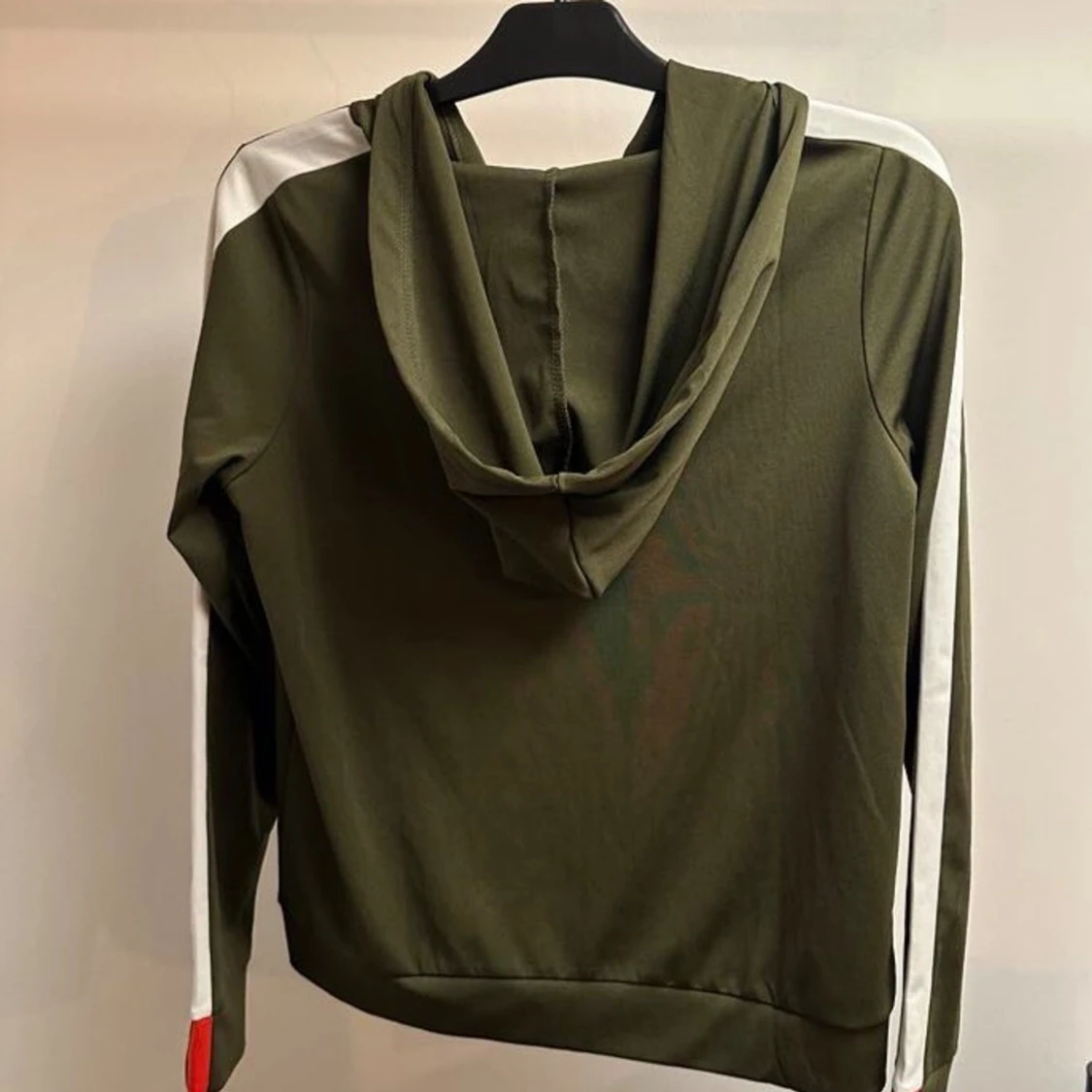 Grön huvtröja från Shein - 90