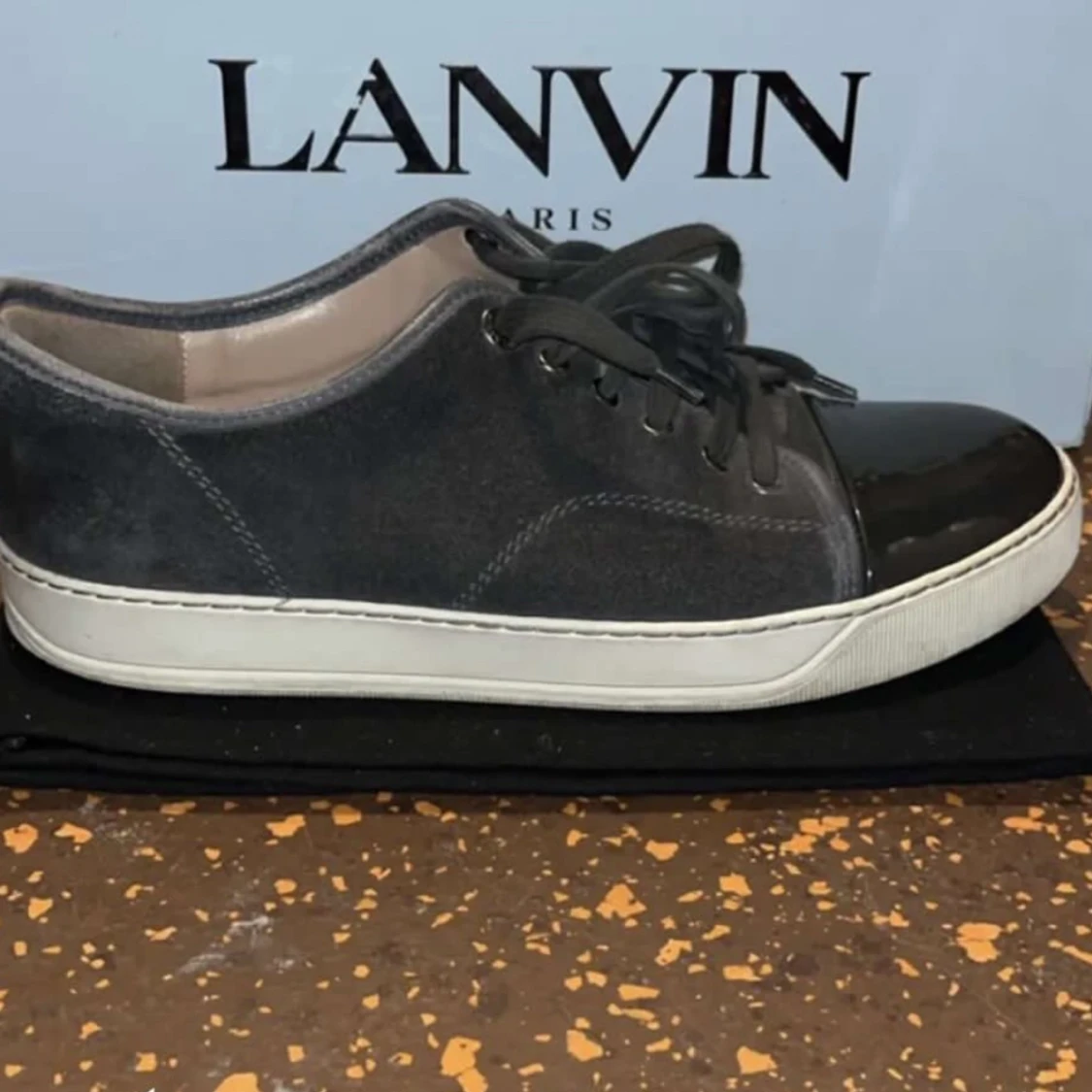 Lanvin  - 90