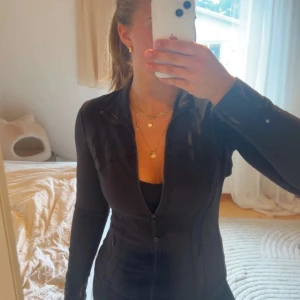 Lululemon definejacket - Jättefin nyskick säljer pga vill ha en annan färg ❤️🫶🏻