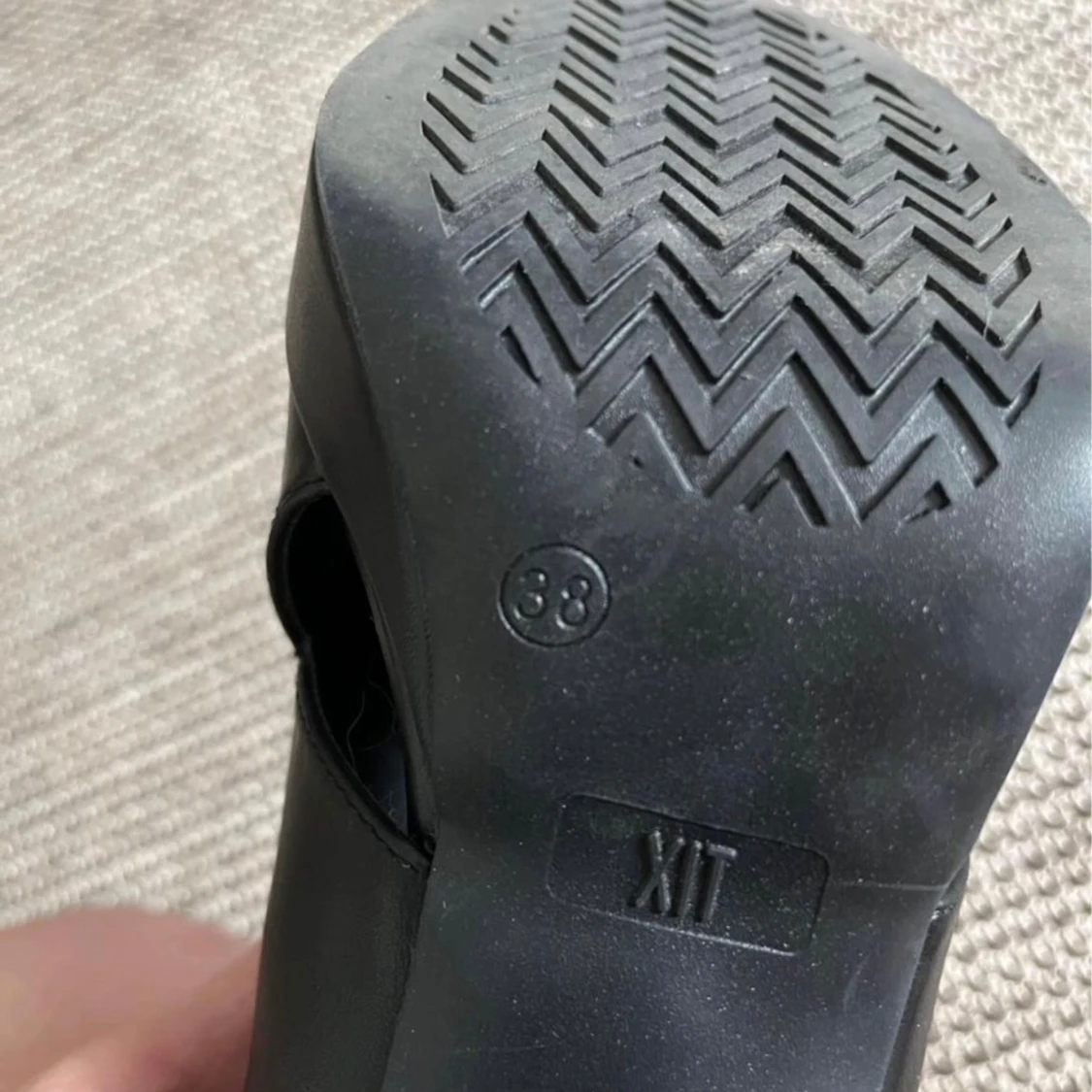 Svarta klackskor  - 90