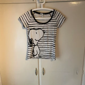 Snobben t-shirt - Säljer nu denna då den aldrig kommer till användning🫶 Hel och ren