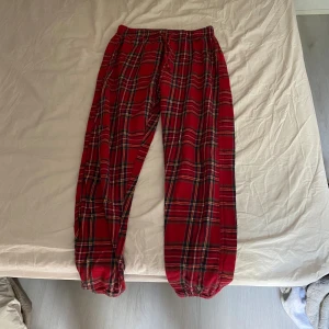 Pyjamasbyxor - från cubus storlek S