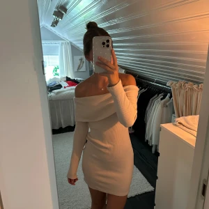 Klänning från Gina  - Riktigt fin klänning som inte längre kommer till använding. 🩷