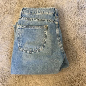 Lågmidjade jeans - Säljer dessa lowwaist jeans från lager 157 för de hat blivit för små för mig tyvärr💞 knappt använda, nyskick