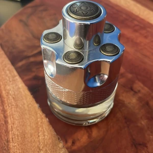 Azzaro wanted EDT - 35 ml kvar ca stått i skuggan perfekt året runt. Öppen för byten men inga skambud