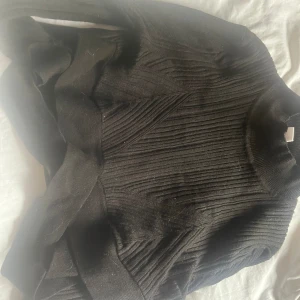 Oklart men tröja?! - Svarta, newyoker, hög hals med korsad midja Grå, gina, snörning  200kr st