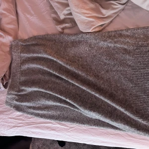Kjol  - Storlek Xs, funkar lika bra som storlek S. Jätte bra skick. Använd en gång. 