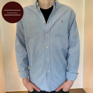 Ralph lauren skjorta - Säljer denna feta Polo Ralph Lauren skjortan för endast 499!kr🤩 | inga defekter alls! | perfekt nu när värmen börjar komma! | Passar s/ xs skriv vid frågor och funderingar!😁