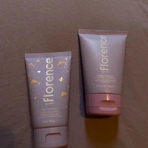 Florence by mills ansiktsmasker - 2 stycken ansiktsmasker jag fick i en julkalender jag köpt. har öppnat dem och testat dem en gång men använder inte ansiktsmasker så säljer vidare. Så dem är i stort sätt fulla!  Orginalpris: 250kr styck