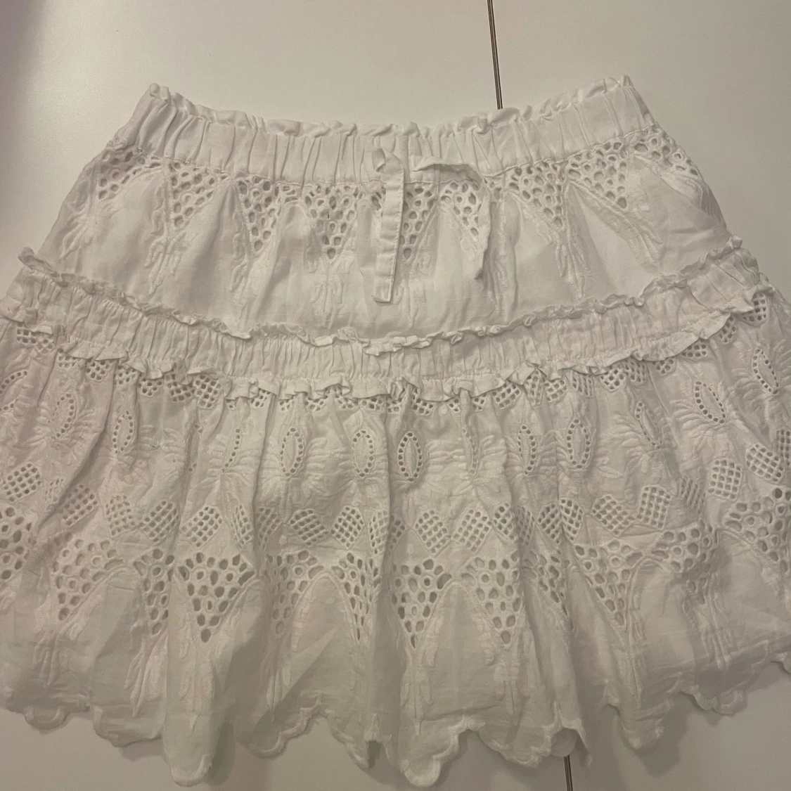 vit kjol (kan sänka pris)