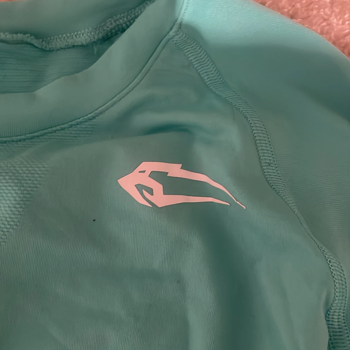 En träningströja - 90