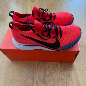 Nike Vaporfly 4% - Använda 10km.  Storlek 40.5  