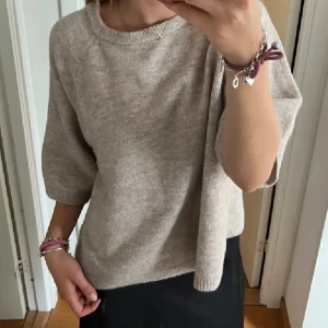 Stickad topp - Jättefin och aldrig använd 