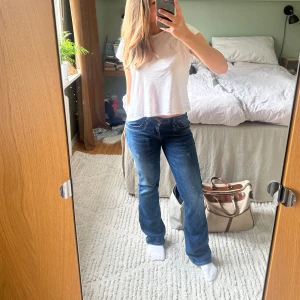 Ltb Jeans - Snygga ltb jeans i modellen ”valerie”. Super fint skick och nästan helt oanvända, säljer då dem inte kommer till någon användning längre 🤩💗