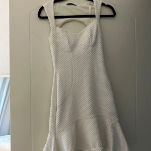 Cocktail klänning - Cocktail klänning🤍 super fin på!