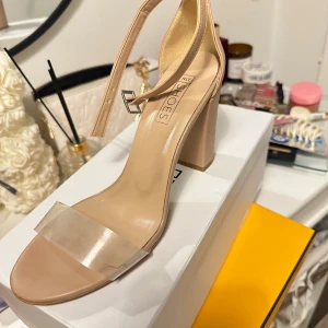 Klackar - Vet inte märke, använda fåtal gånger 