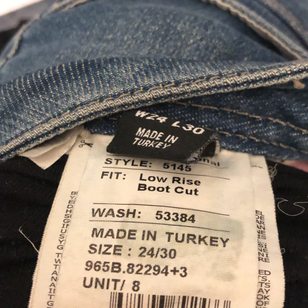  Säljer mina fina jeans från LtB i modellen Valerie för att de inte kommer till användning inga skador eller fläckar köpta från only❤️ skriv för mer bilder . Jeans & Byxor.