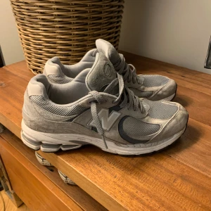 New balanc 2002r - Tjena anvönda men dom är fortfarande i bra skick storlek 43 jätte sköna digitalt kvitto finns 👍