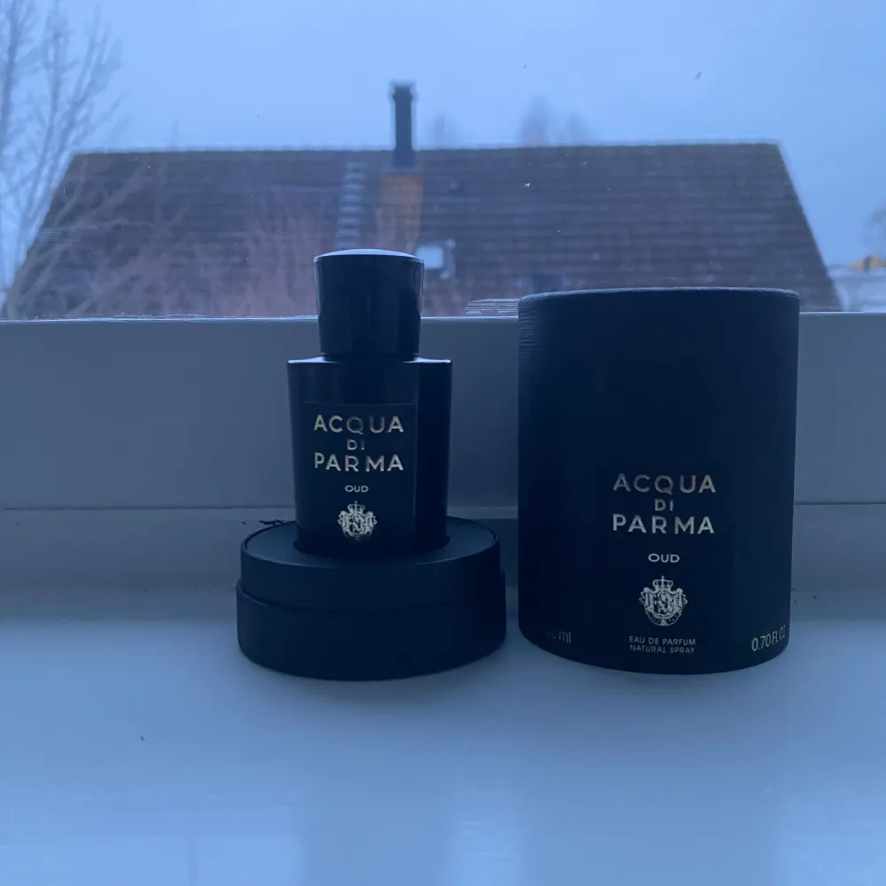 18/20ml kvar i oud 12/20ml kvar i leather Nypris för båda ca 1700kr Kommer med originalkartonger Öppen för rimliga byten. Övrigt.