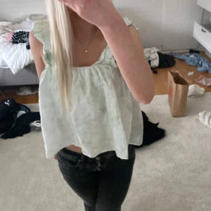 Jätte fin blus - Fin blus från Zara som inte används längre. Använd en gång 