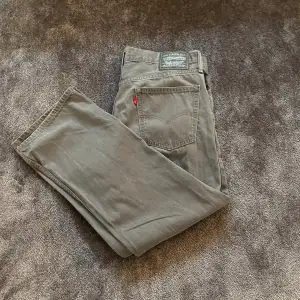 Grå levi’s jeans slim fit 170 cm