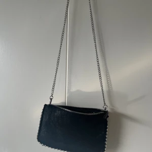 Zara väska  - Knappt använd så i jättebra skick💞