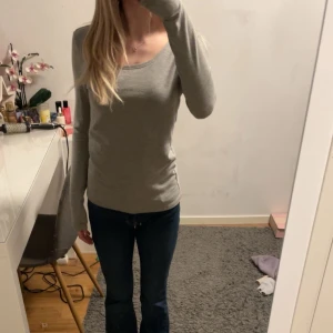 Grå långärmad tröja - Grå långärmad tröja ifrån lager 157, i storleken XS💕