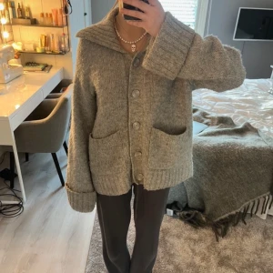 Stickad tröja - Stickad kofta från Lindex i stl xs/s, 300+frakt