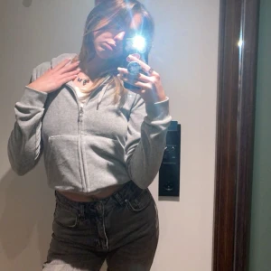 Juicy couture kofta - Juicy couture kofta grå fint skick. Nypris 1299kr