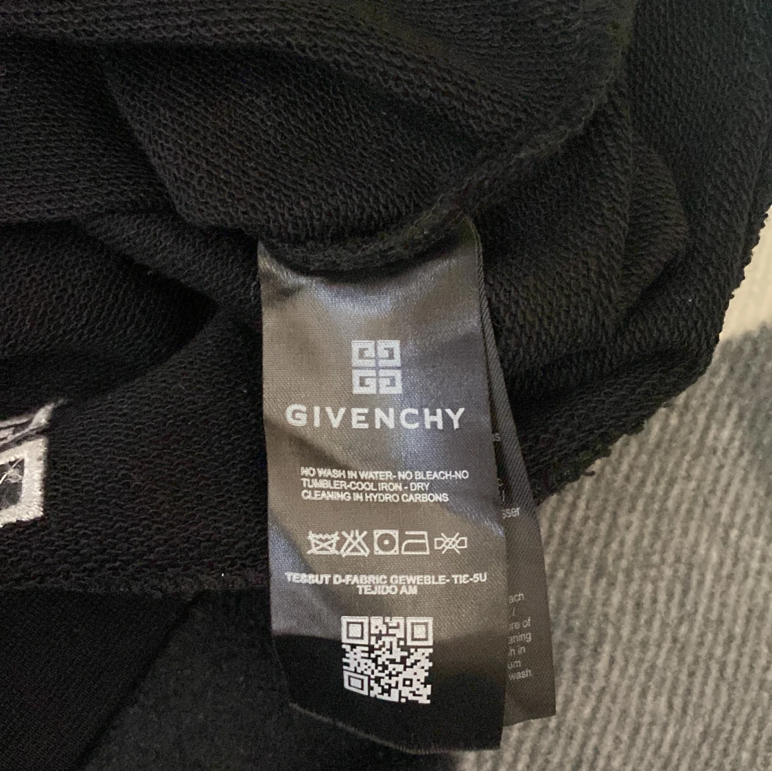 Givenchy paris  - 90