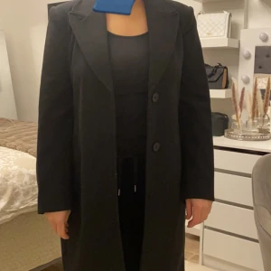 Kappa - Säljer min kappa från zara då den inte kom till någon användning, aldrig använt den Nypris 700kr