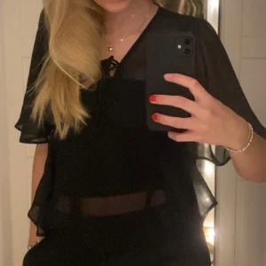 Topp - Perfekt festtopp från bikbok