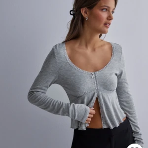 Gina lace detail top - Strl XS