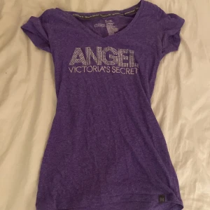 Victoria secret tröja - Så himla snygg tröja fårn Victoria secret angel! 