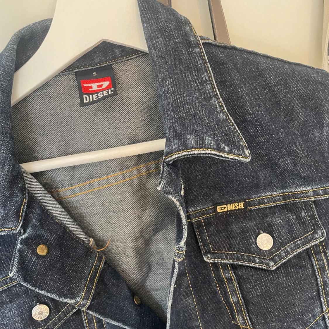 SÅ snygg diesel jeansjacka - 90