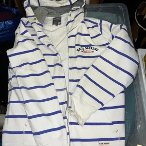 Race marine Hoodie  - Knappt använda och i bra skick 