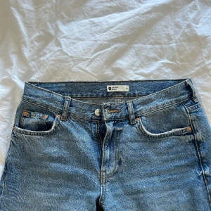 Jeans  - Fina jeans i bra skick, säljer så dom är för små