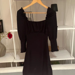 Klänning  - Superfin klänning som blivit förliten😩