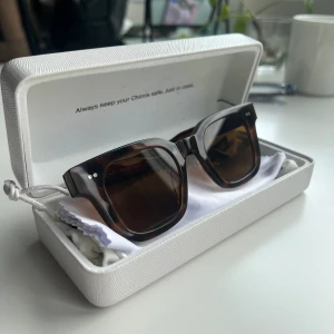 CHIMI 04 tortoise - Bruna Chimi 04 i riktigt bra skick! Fodral och box kommer såklart med. 