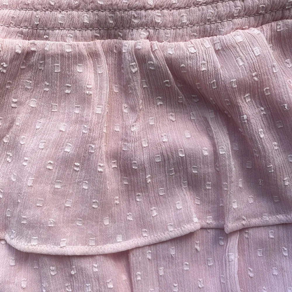 Söt kjol från Lindex. Storlek 146/152 men skulle säga att den är som xs. Fint skick💕. Kjolar.